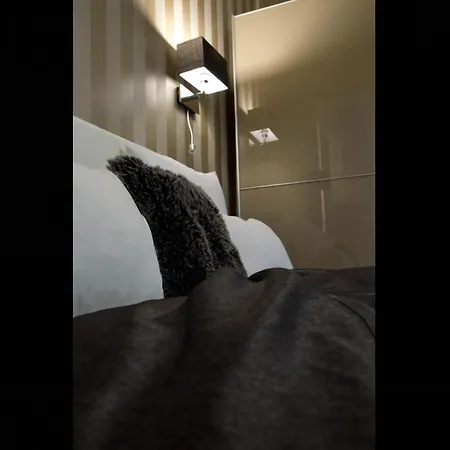 Premium By Hi5 - Lendvay Palace Apartamento Budapest