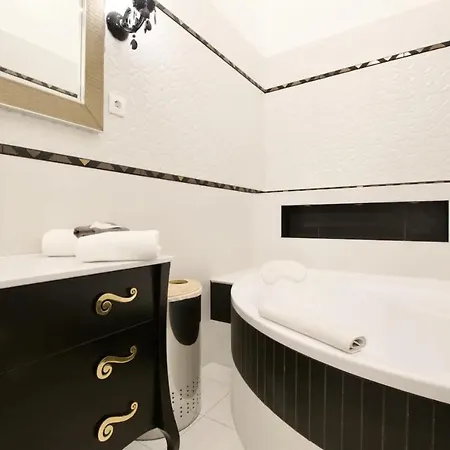 Premium By Hi5 - Lendvay Palace Apartamento