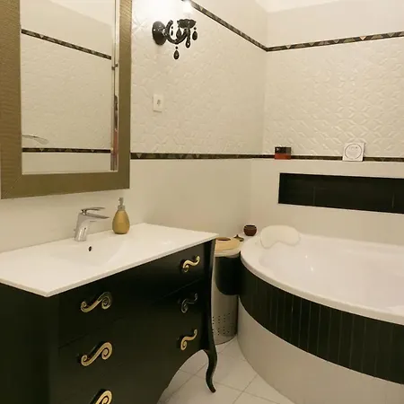 Premium By Hi5 - Lendvay Palace Budapest