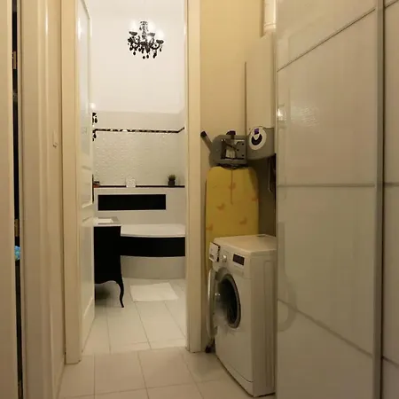 Premium By Hi5 - Lendvay Palace Apartment
